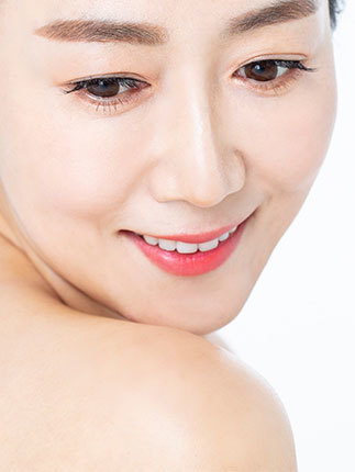 처진 눈꺼풀과 중안면 동시에 거상 가능한지?