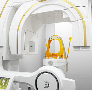 나나성형외과 윤곽 재수술 3D-CT 진단 이미지, X-ray와 초음파 장비를 활용해 얼굴 뼈 구조를 정밀 분석하는 과정
