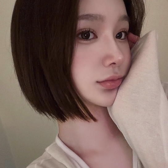 코 수술 전후사진으로 얼굴 변화를 확인하는 리얼 셀피 후기