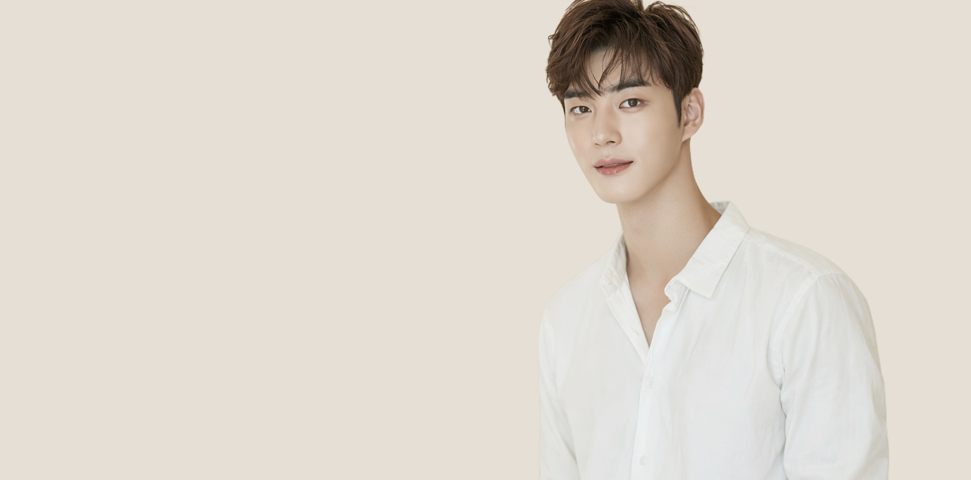 남자성형으로 완벽한 균형과 남성미를 강조하는 남자 모델